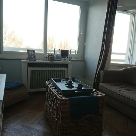 Le Bain De Apartment *