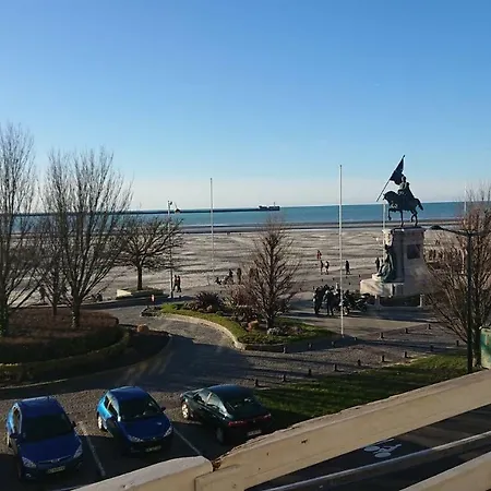 Le Bain De Apartment *