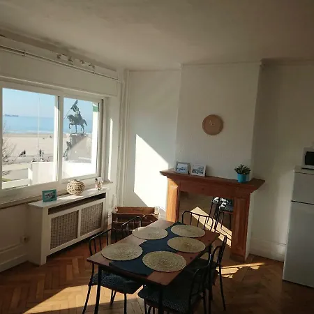 Le Bain De Apartment *